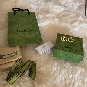 NEW Gucci earrings, Gold